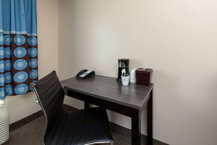 Super 8 by Wyndham Garland / Rowlett/East Dallas Area