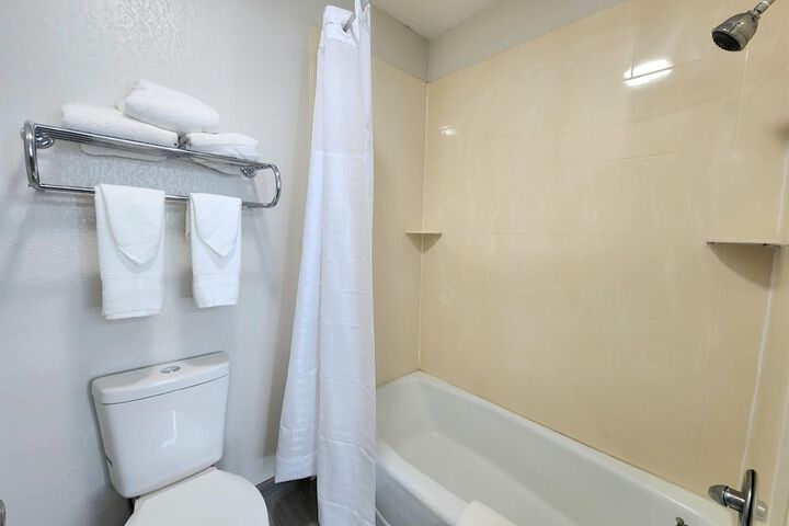 Days Inn by Wyndham San Marcos
