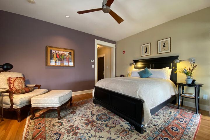 Room 40 of 77