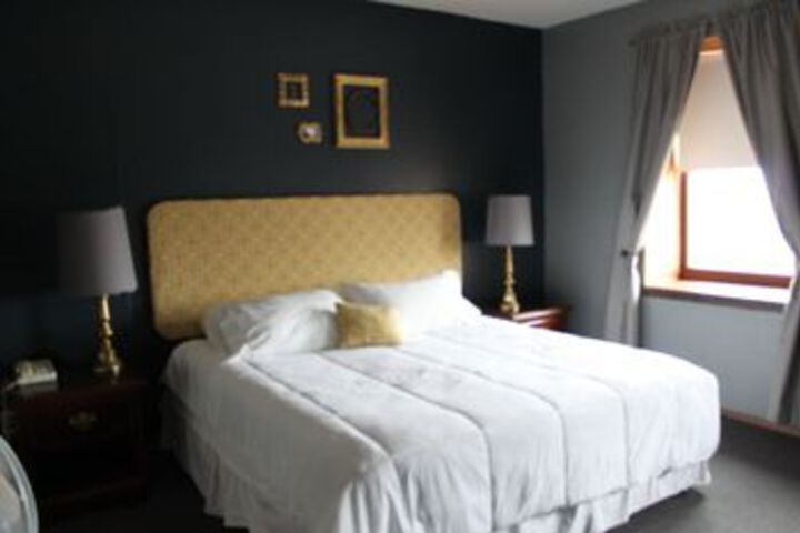 Historic Calumet Inn