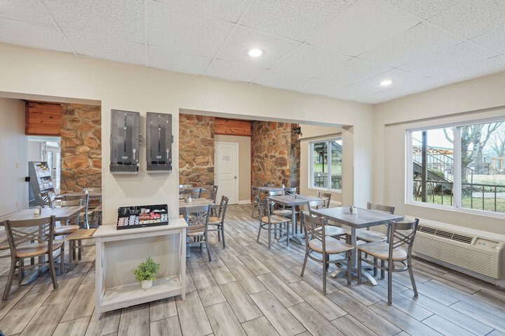 Tremont Lodge & Resort