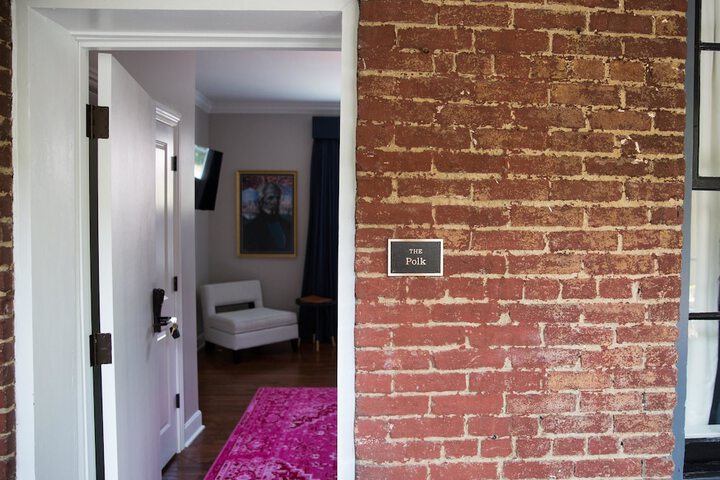Room 86 of 166