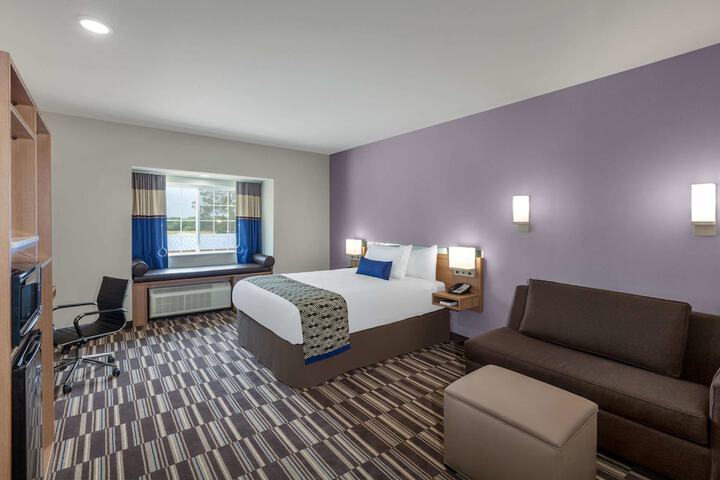 Room 16 of 19