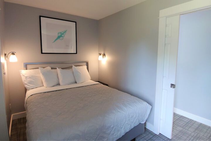 Room 17 of 37