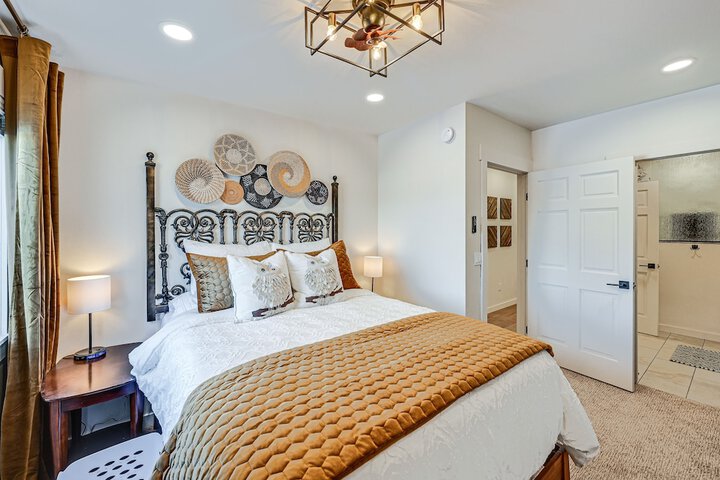 Stellar Craig Apartment - Walk to Restaurants!
