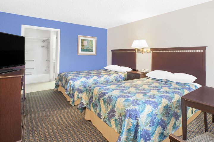 Room 4 of 14