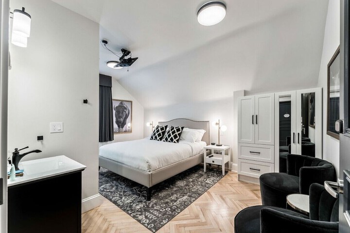 Room 14 of 63