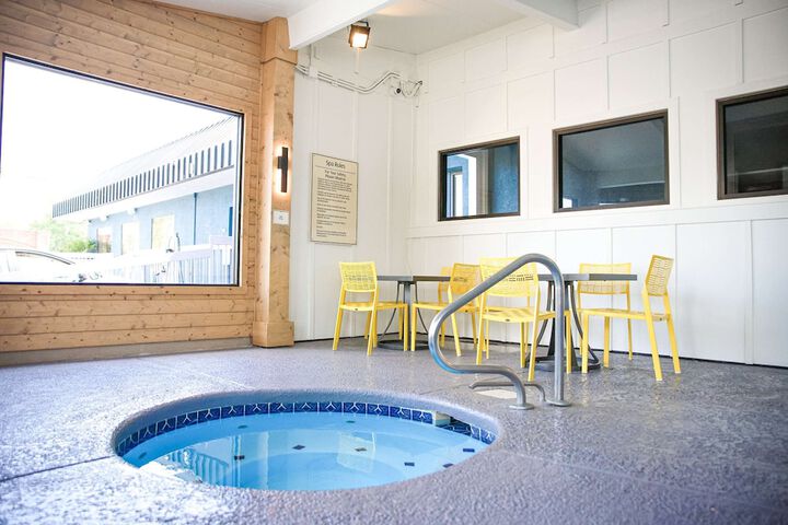 Pool 4 of 30
