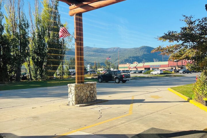 Sandpoint Inn