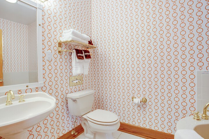 Room 27 of 39