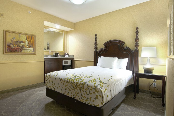 Room 21 of 64
