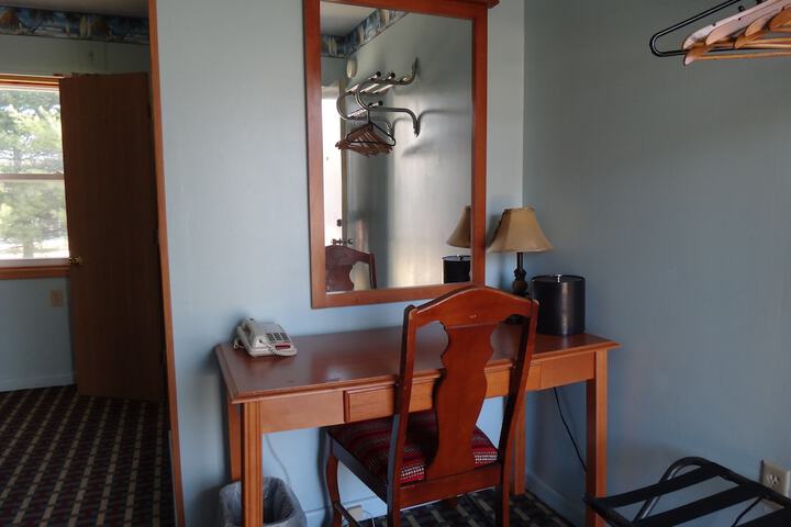 Room 9 of 38