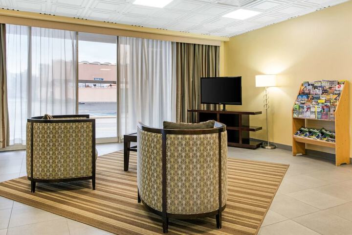Hotel Interior 7 of 41