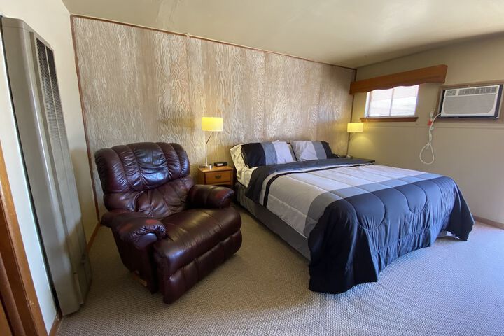 Room 27 of 81