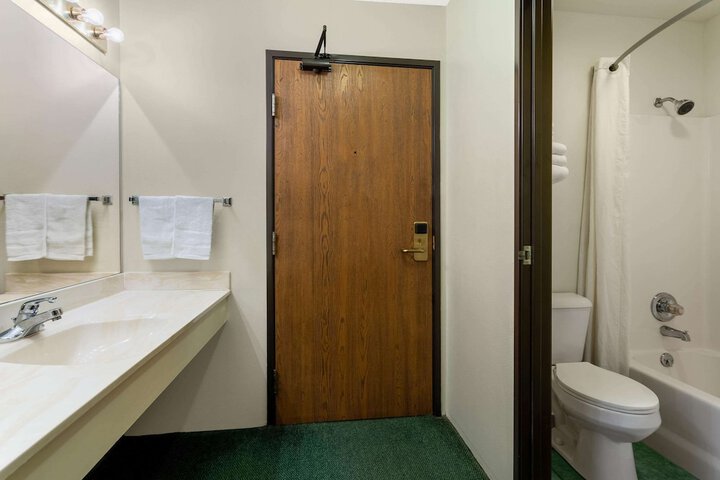 Room 21 of 27