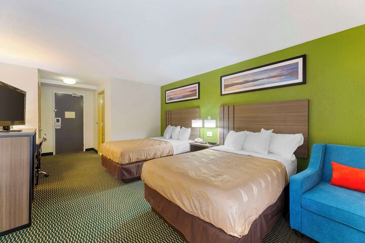 Room 15 of 32