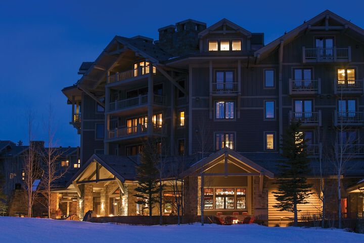 Hotel 4 of 273