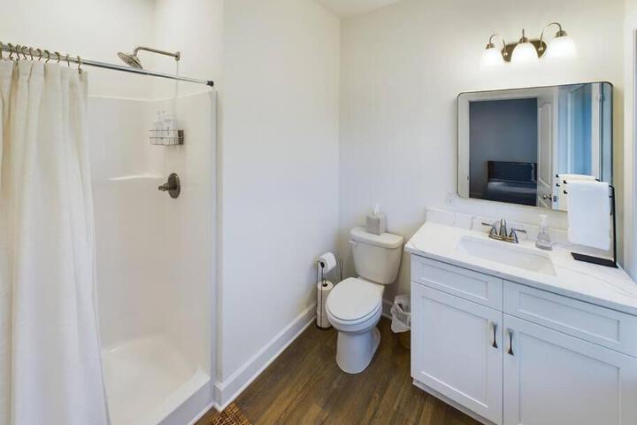 PIckens Place Unit B