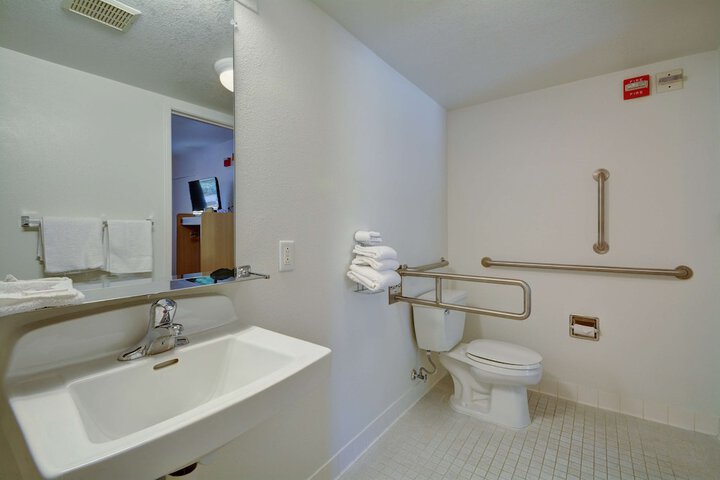 Room 26 of 27