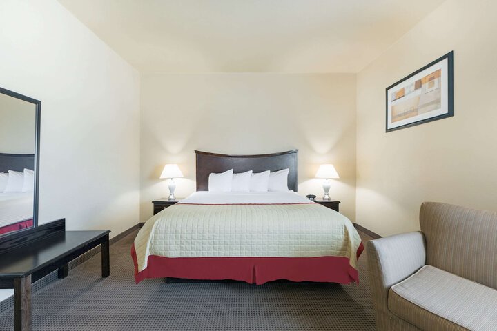Room 13 of 16
