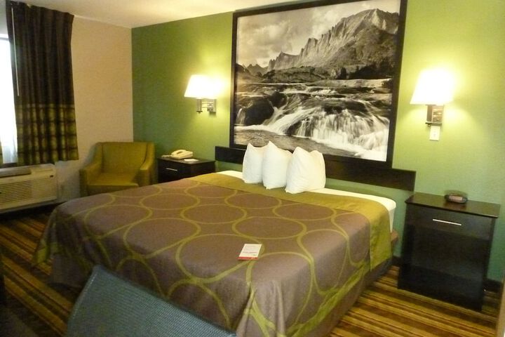 Room 17 of 35