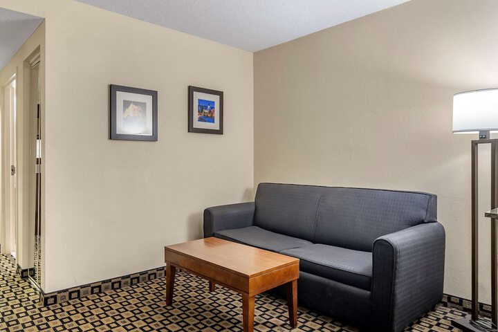 Room 52 of 73