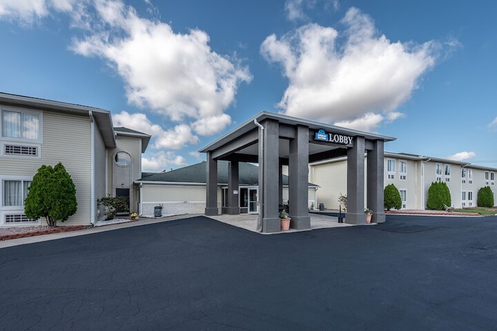 American Inn and Suites Dundee