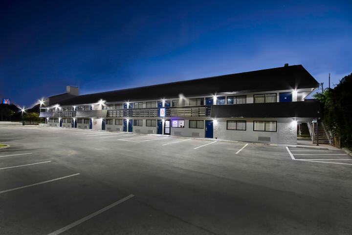 Hotel 6 of 82