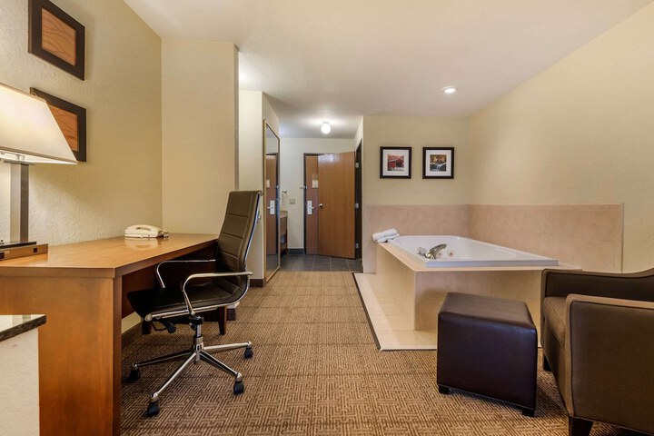 Room 14 of 40