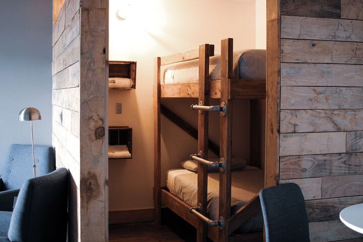 Room 45 of 76