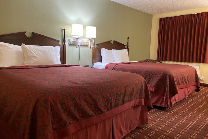 Room 15 of 37