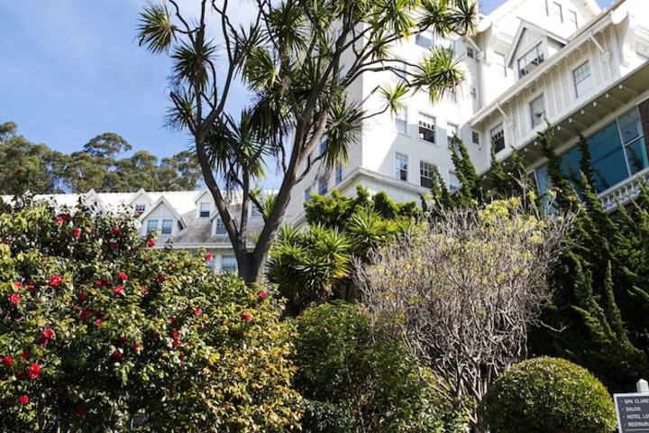 Claremont Resort & Club