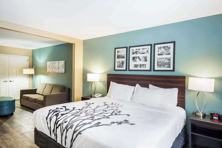 Sleep Inn & Suites Dunmore