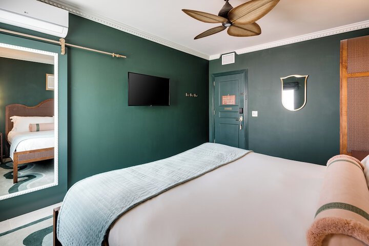 Room 75 of 116
