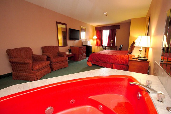 Hot Tub 66 of 70