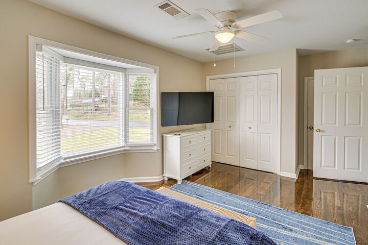 Hot Springs Lakefront Home w / Dock & Water Views!