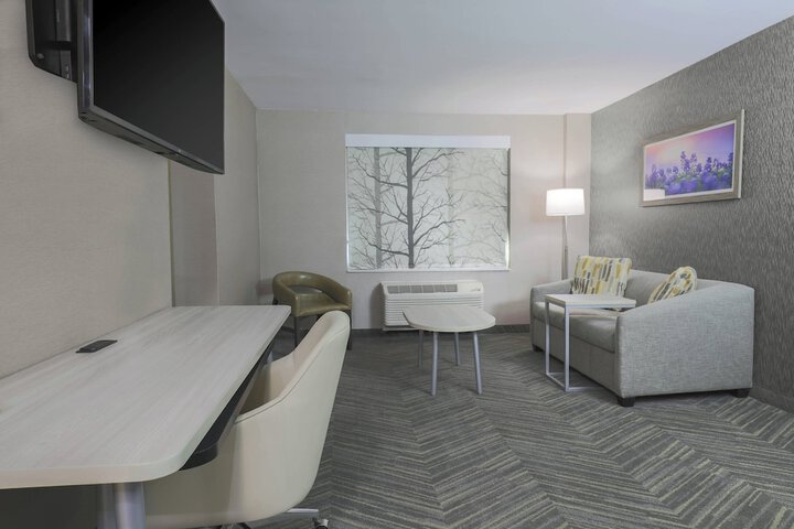 Room 13 of 24