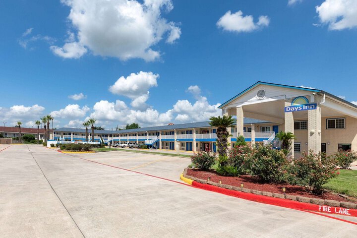 Days Inn by Wyndham Baytown Garth Road I10 East