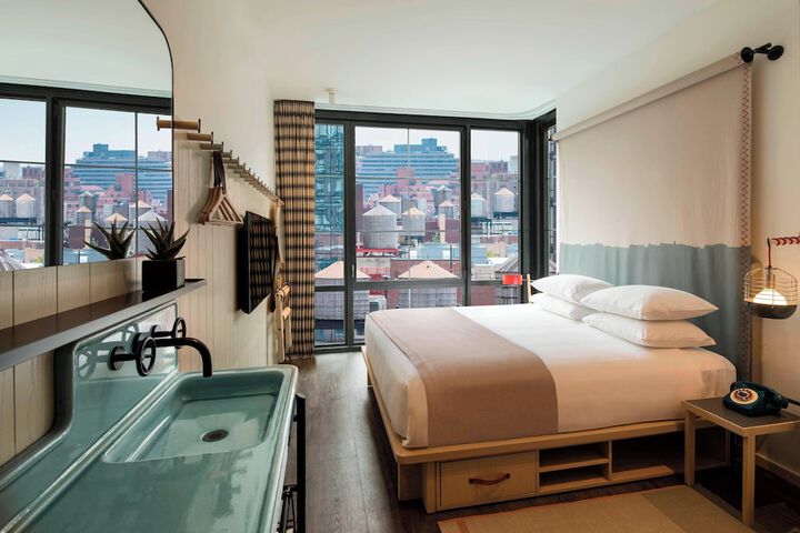 Room 34 of 68