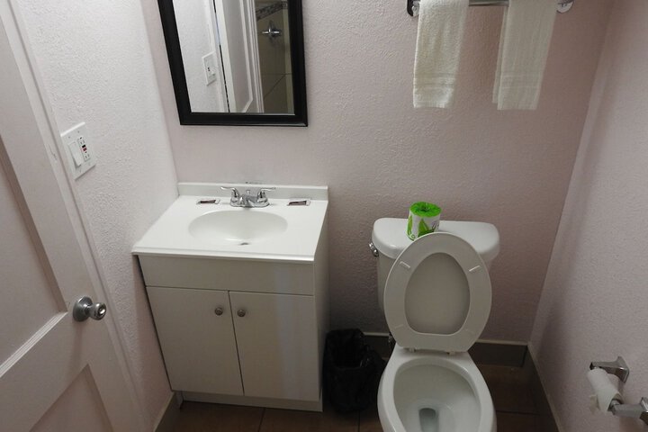 Room 21 of 33