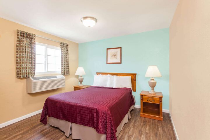 Room 15 of 27