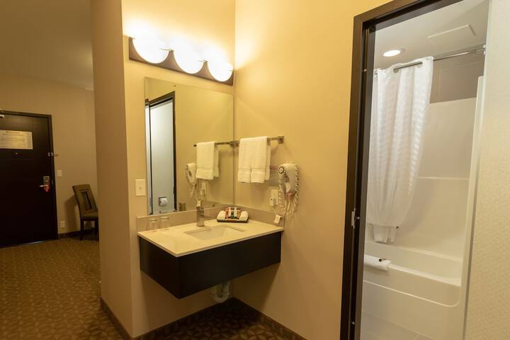 Room 8 of 35