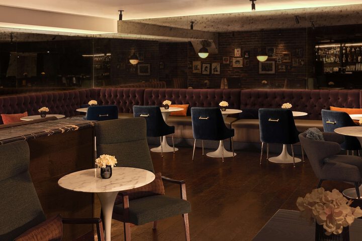 Lounge 110 of 121