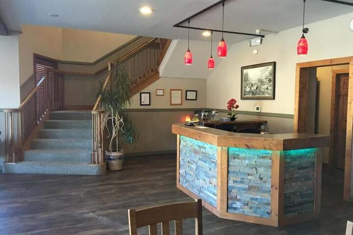 Timber Lodge Inn