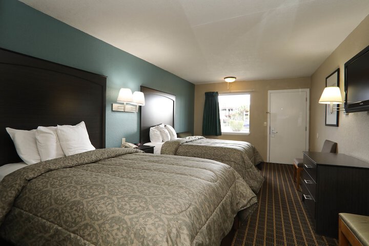 Room 26 of 38