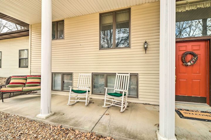 40-acre Poplar Bluff Nature Lovers Paradise!