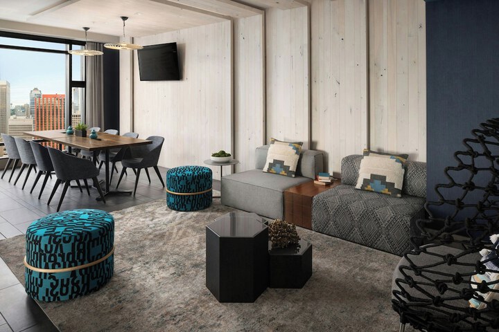 Lounge 53 of 68
