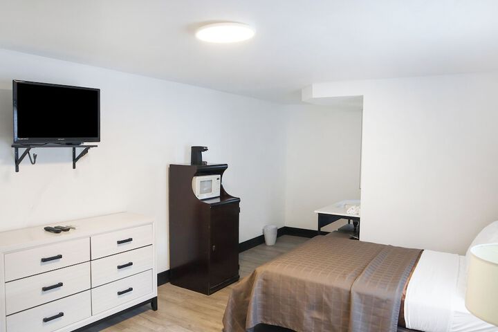 Room 18 of 26