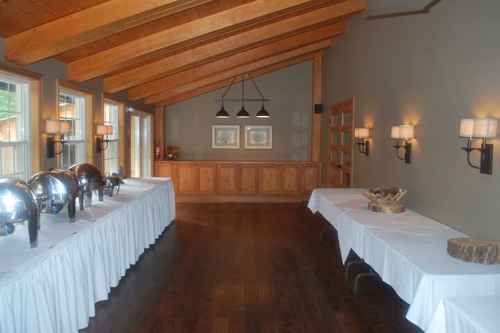 Ballroom/Hall 77 of 96