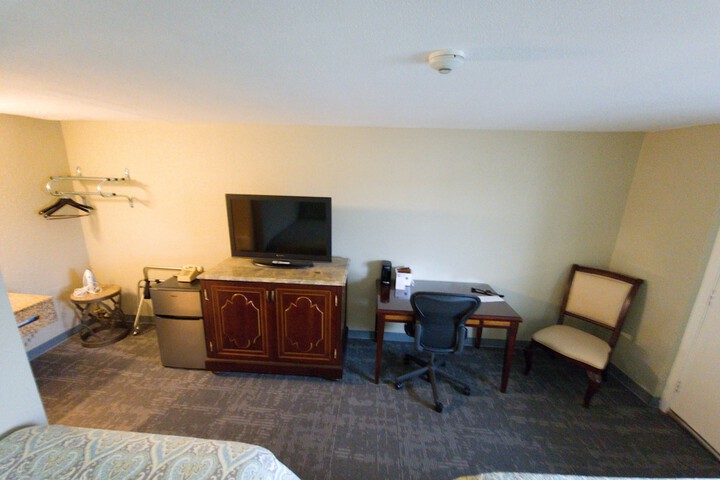 Room 6 of 11